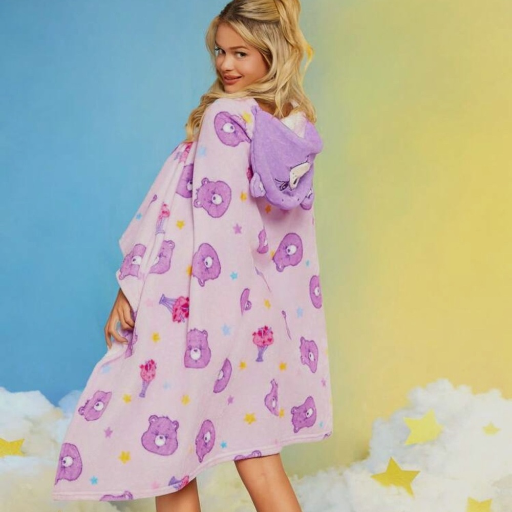 Purple Hooded Blanket with Care Bear Print - Picture 3 of 3